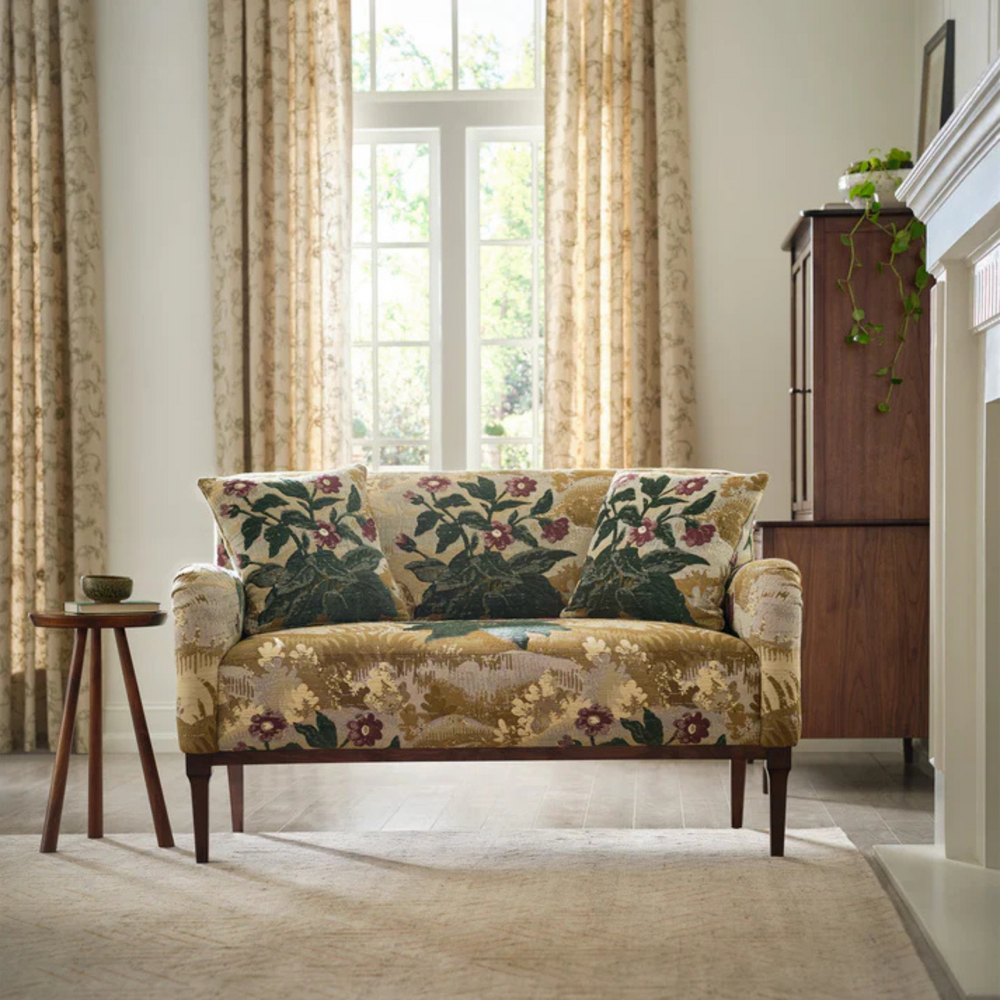 Hudson Valley Settee