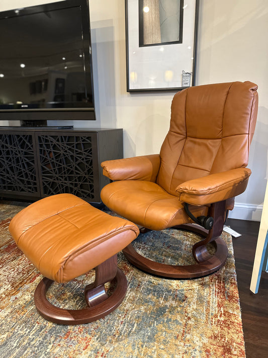 Stressless Mayfair Medium Classic Chair & Ottoman