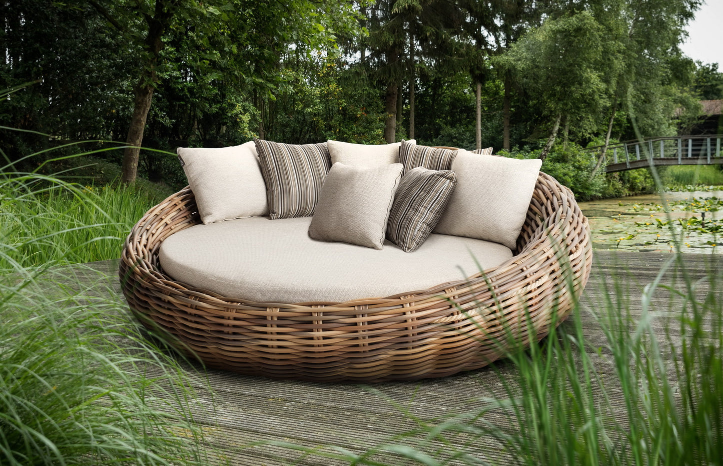 Cocoon Daybed